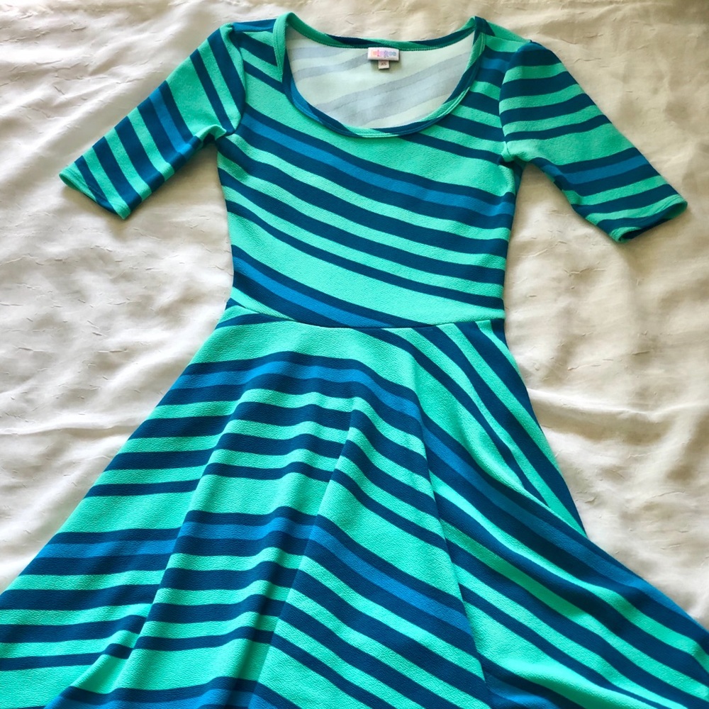 LULAROE NICOLE DRESS
